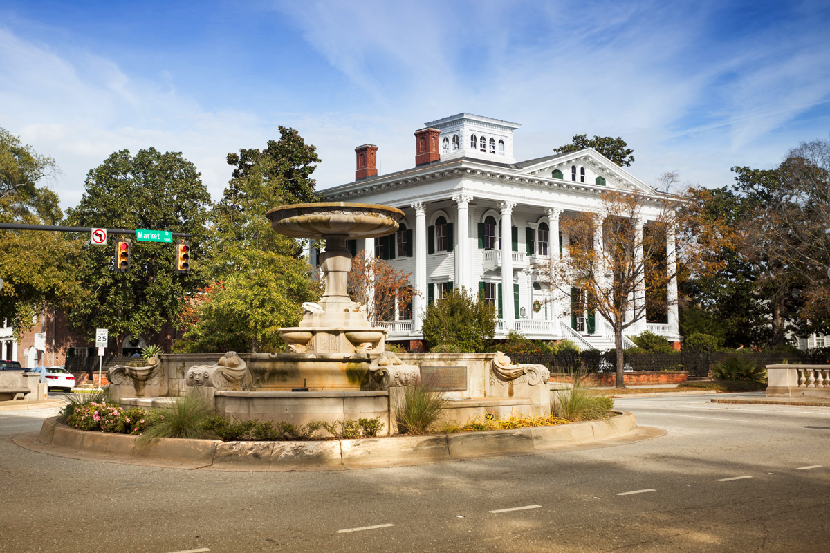 10 Walkable Cities in the US Explore These Southern Towns