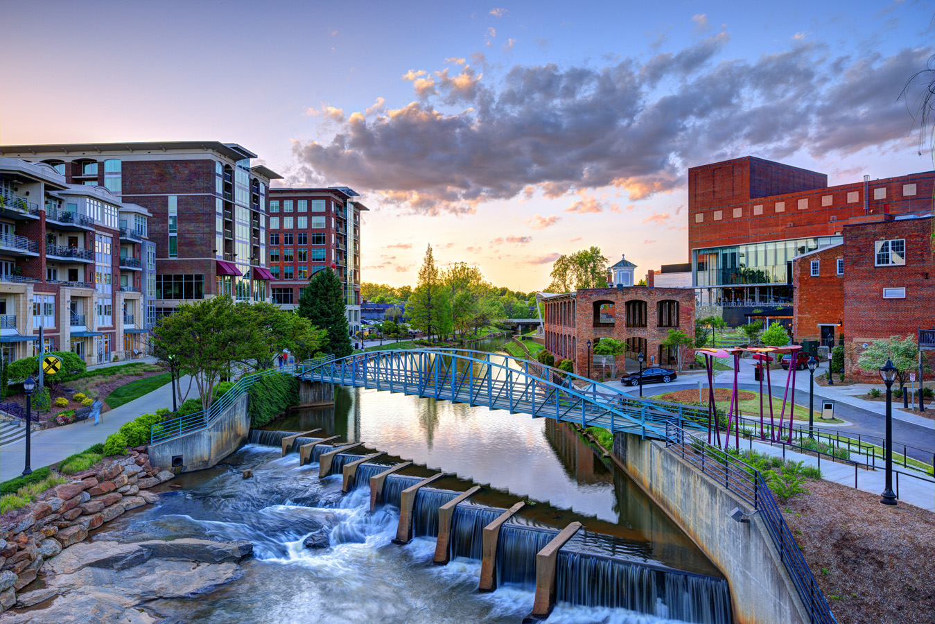 10 Walkable Cities in the US | Explore These Southern Towns